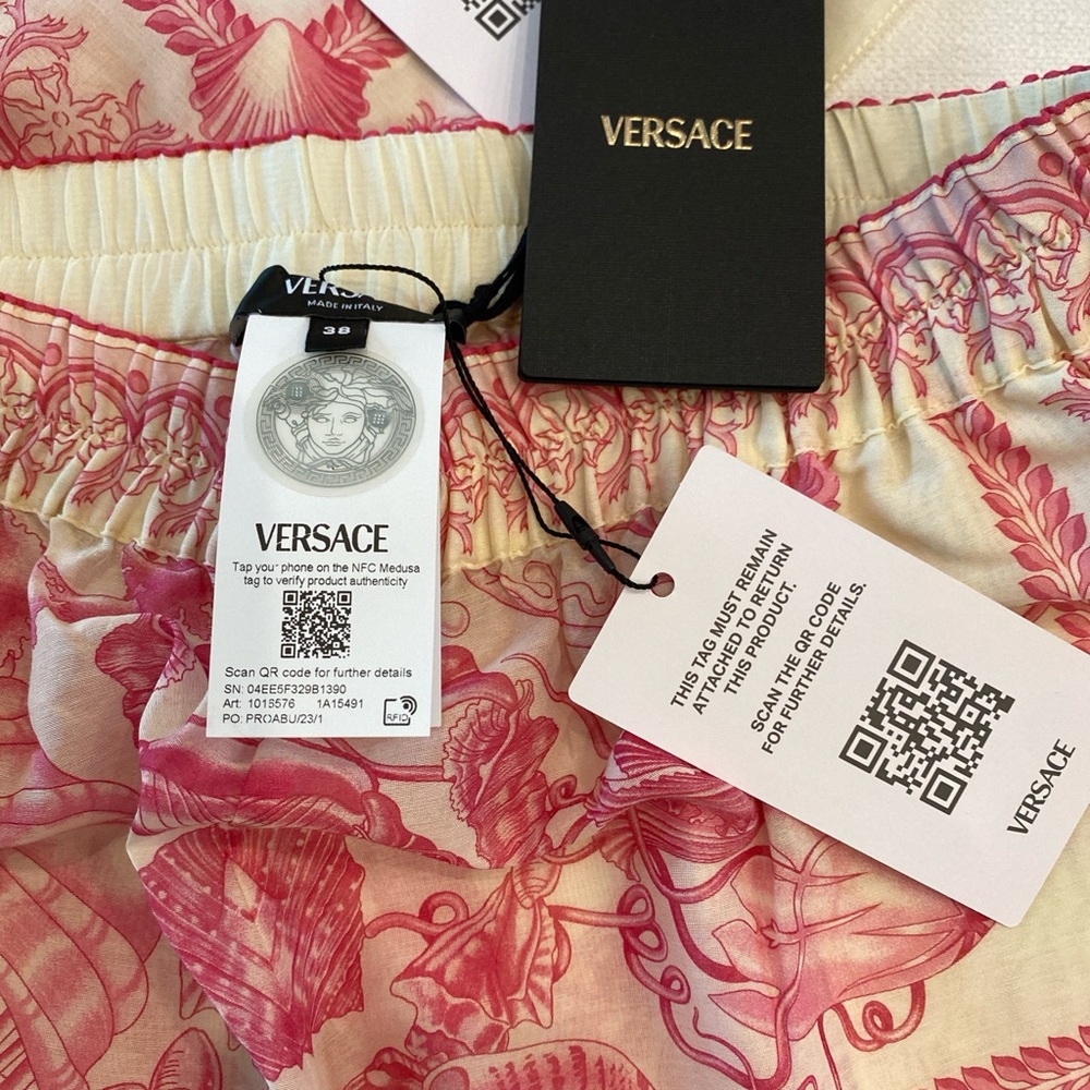 Versace Women's Pink and Cream Patterned Shorts. Never worn tags attached w/ box - Picture 5 of 8